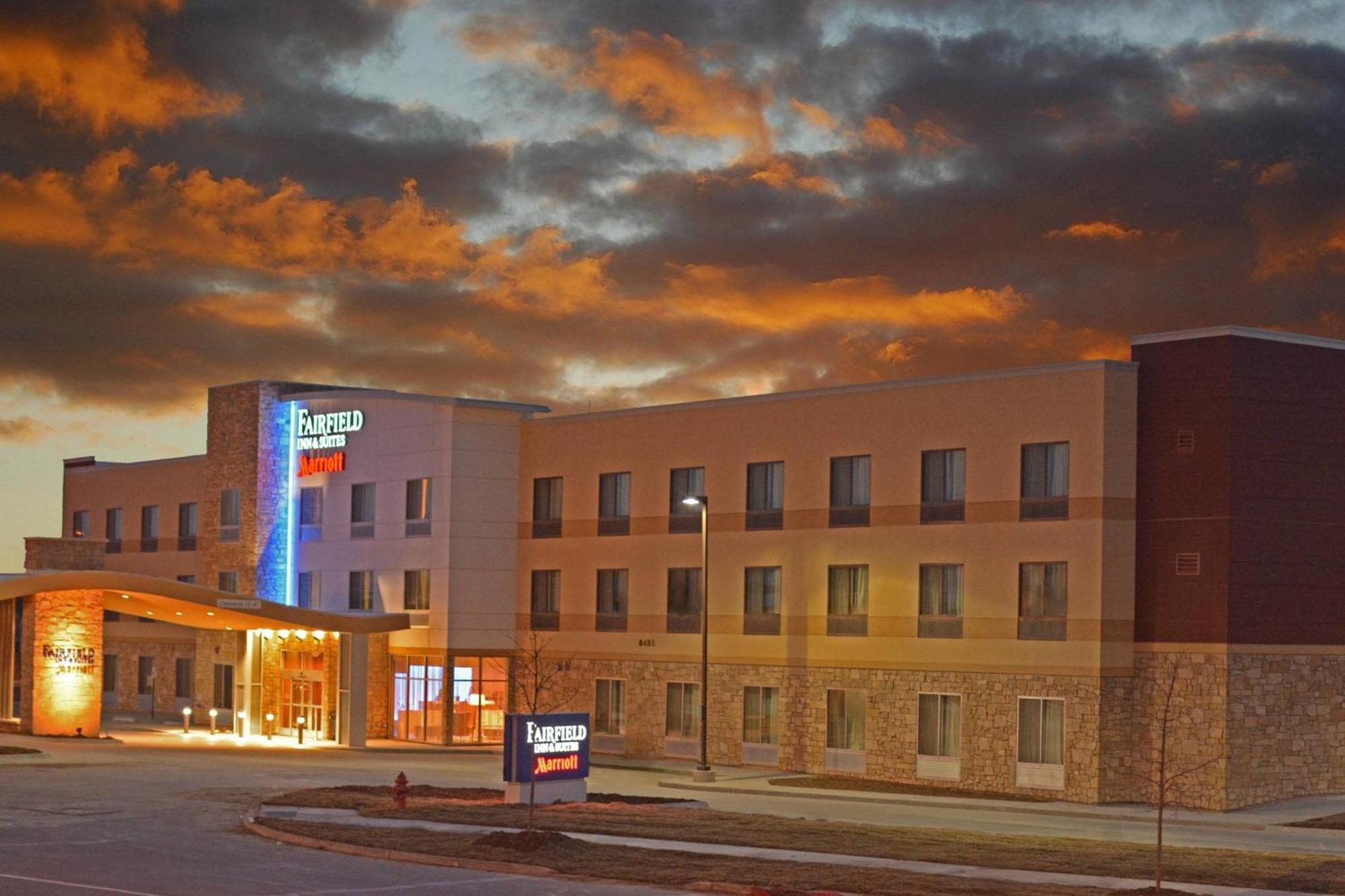 Fairfield Inn & Suites By Marriott Lincoln Southeast Bagian luar foto
