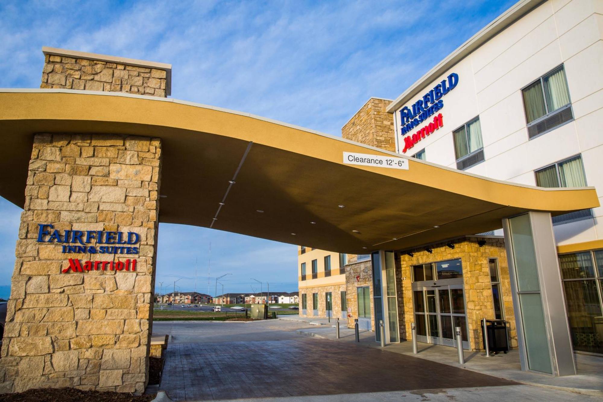 Fairfield Inn & Suites By Marriott Lincoln Southeast Bagian luar foto