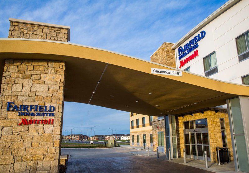 Fairfield Inn & Suites By Marriott Lincoln Southeast Bagian luar foto