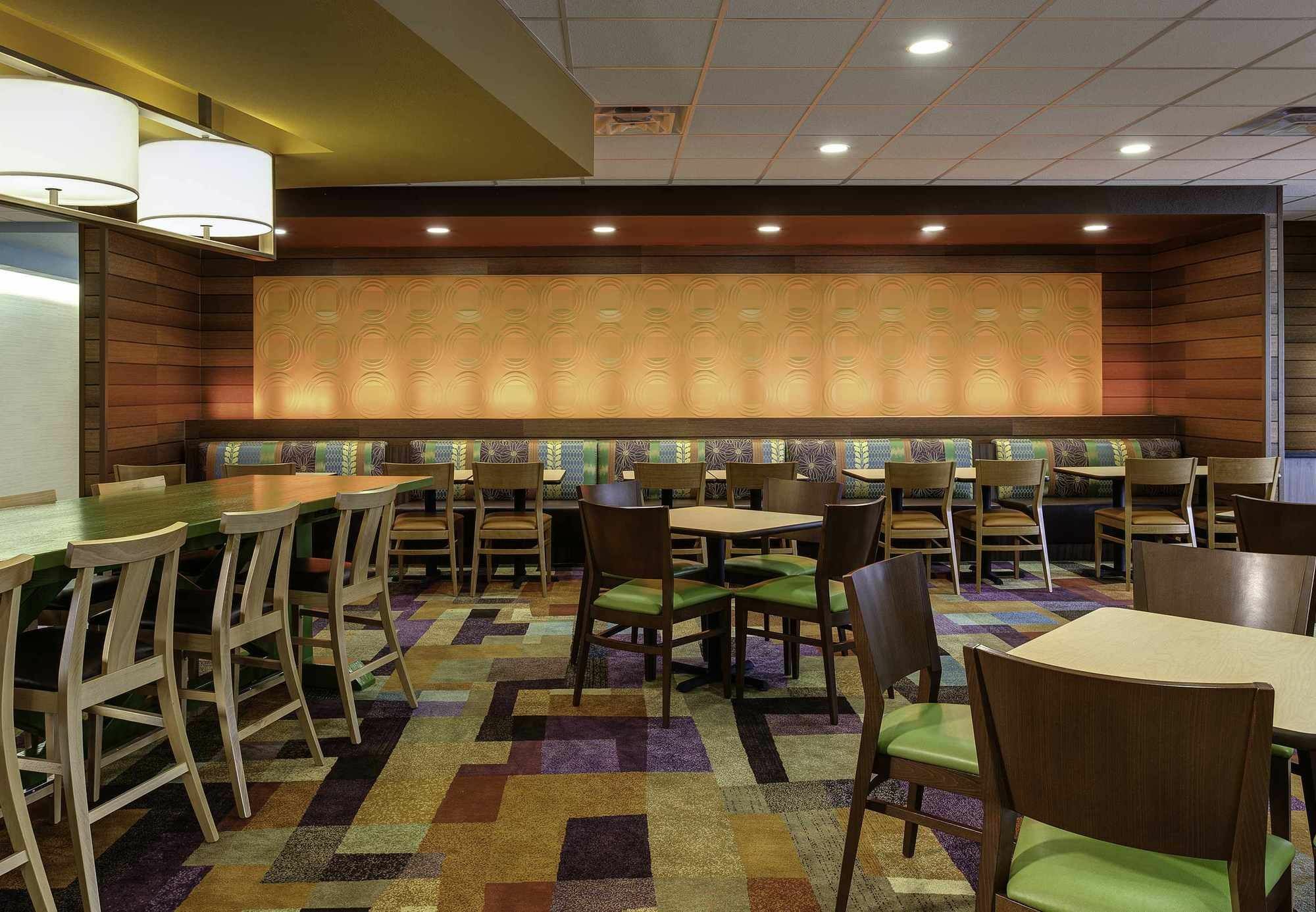 Fairfield Inn & Suites By Marriott Lincoln Southeast Bagian luar foto